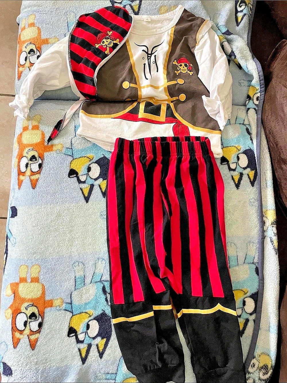 Kids Pirate Costume Red & Black Like New